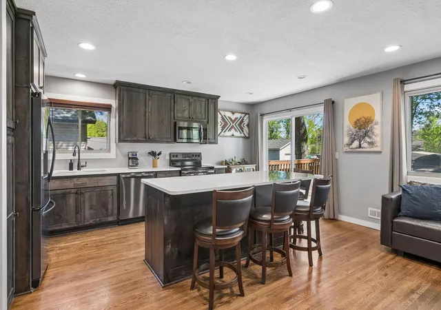 1st image of 833 Oriole Dr, Saint Paul, MN 55124 | MLS# 7128478