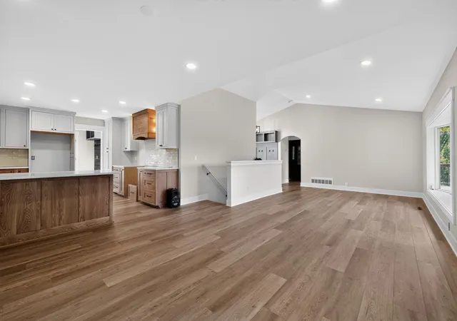 image of 10489 Barnes Wy, Inver Grove Heights, MN 55077 | MLS# 7128490