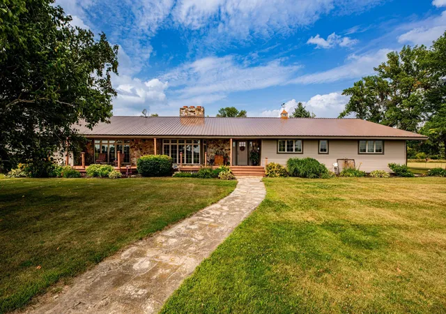 Photo 1 of Single family home for sale at 8005 Highway 32, Gwinner, ND 58040 | MLS# 7128497 | Listing updated on 2026-08-27