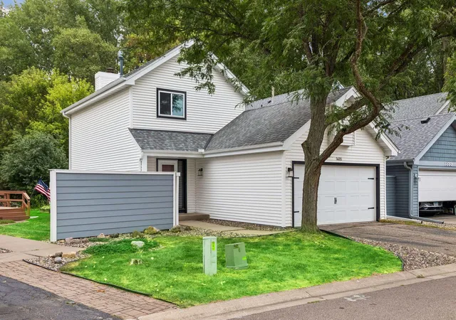 2nd image of 1405 Granada Trl N, Oakdale, MN 55128 | MLS# 7128550