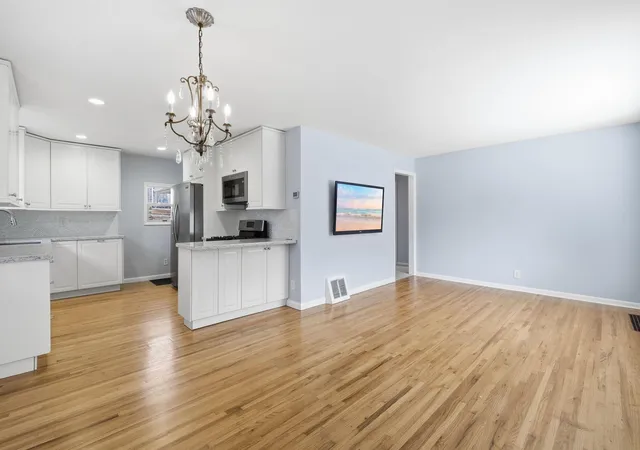 Photo 2 of Sale Pending at 6820 Thomas Ave S, Richfield, MN 55423 | MLS# 7128552 | Listing updated on 2026-09-12