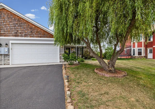 Photo 3 of Sale Pending at 53 Meadowlark Ln, Hudson, WI 54016 | MLS# 7128553 | Listing updated on 2026-09-24