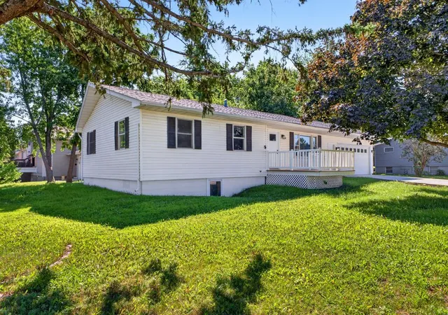 1st image of 610 Jefferson Ave Sw, Eyota, MN 55934 | MLS# 7128565