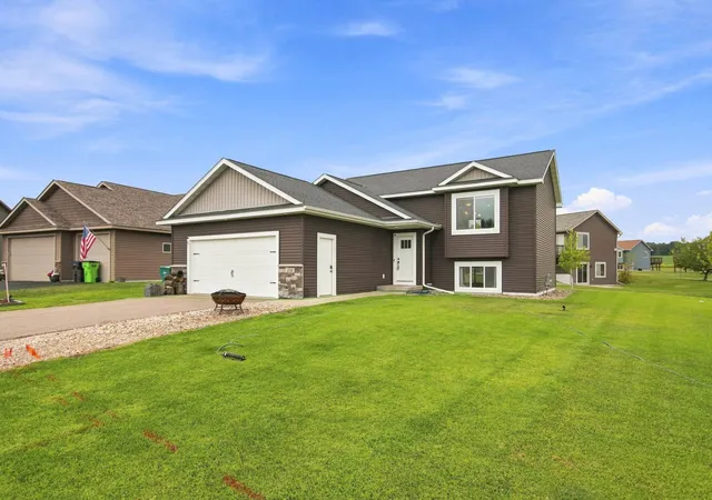 1st image of 270 Prairie Rd, New Richmond, WI 54017 | MLS# 7128570