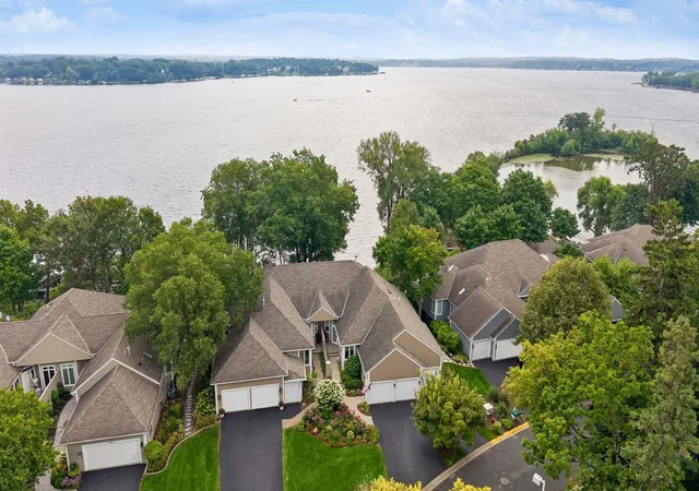 2nd image of 2928 Pelican Point Cir, Mound, MN 55364 | MLS# 7128579