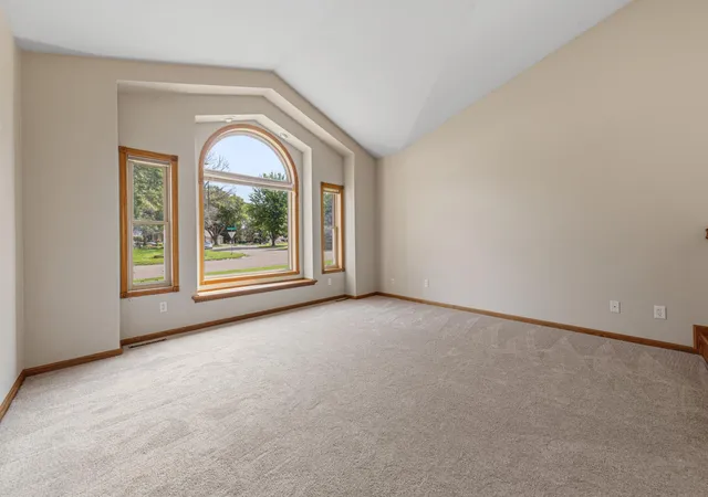 Photo 3 of Single family home for sale at 1160 Greenleaf Rd, Owatonna, MN 55060 | MLS# 7128584 | Listing updated on 2026-09-22