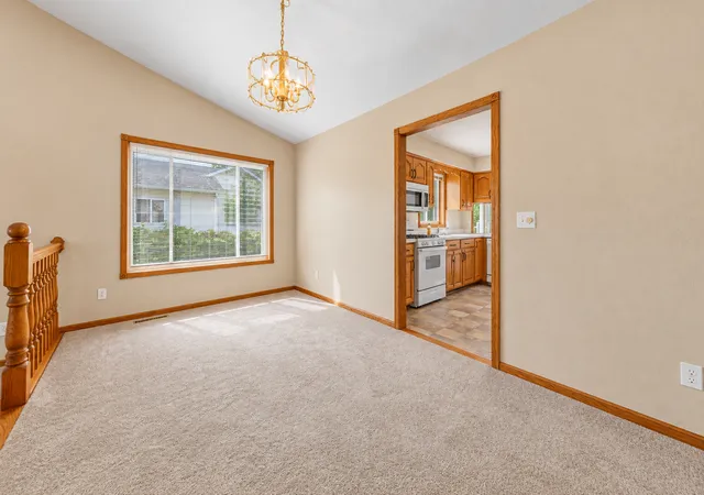 Photo 4 of Single family home for sale at 1160 Greenleaf Rd, Owatonna, MN 55060 | MLS# 7128584 | Listing updated on 2026-10-17