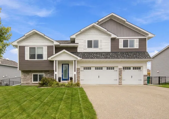 Photo 2 of Single family home for sale at 1638 Hidden Trl, Mayer, MN 55360 | MLS# 7128588 | Listing updated on 2026-10-05