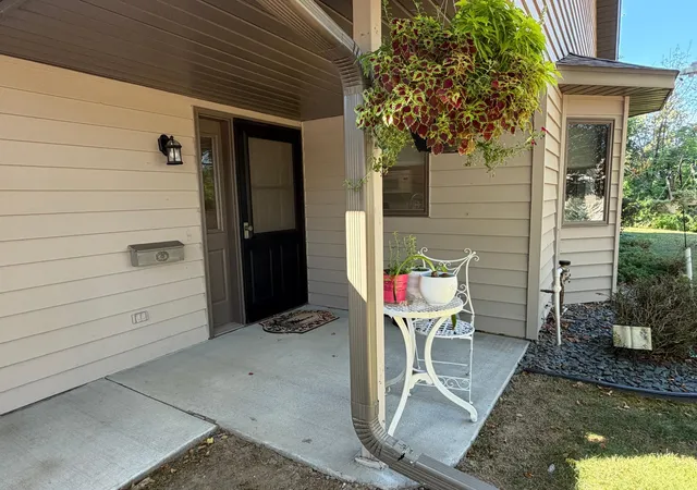 3rd image of 657 Hi Park Ave, Red Wing, MN 55066 | MLS# 7128595