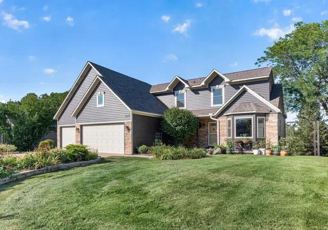 Photo 1 of Sale Pending at 3569 Gershwin Ave N, Saint Paul, MN 55128 | MLS# 7128598 | Listing updated on 2026-10-08