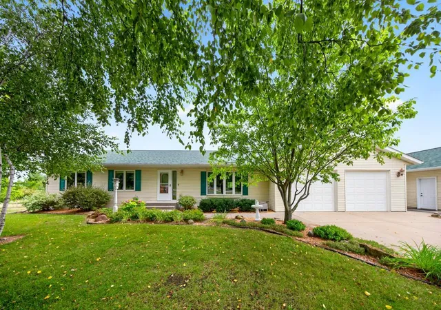 1st image of 31518 Lakeview Dr, Lake City, MN 55041 | MLS# 7128601