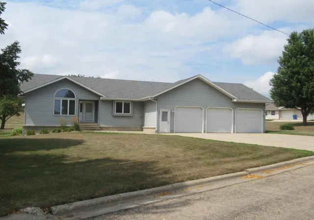 Photo 1 of Single family home for sale at 241 6th Street, Chandler, MN 56122 | MLS# 7128613 | Listing updated on 2026-08-18