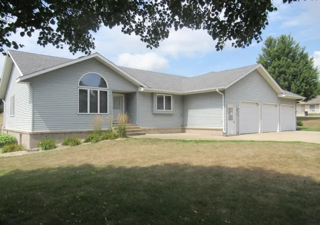 Photo 2 of Single family home for sale at 241 6th Street, Chandler, MN 56122 | MLS# 7128613 | Listing updated on 2026-08-18
