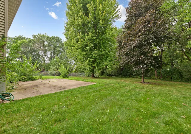 Photo 3 of Single family home for sale at 1437 Mcintosh Cir, Shakopee, MN 55379 | MLS# 7128617 | Listing updated on 2026-08-31