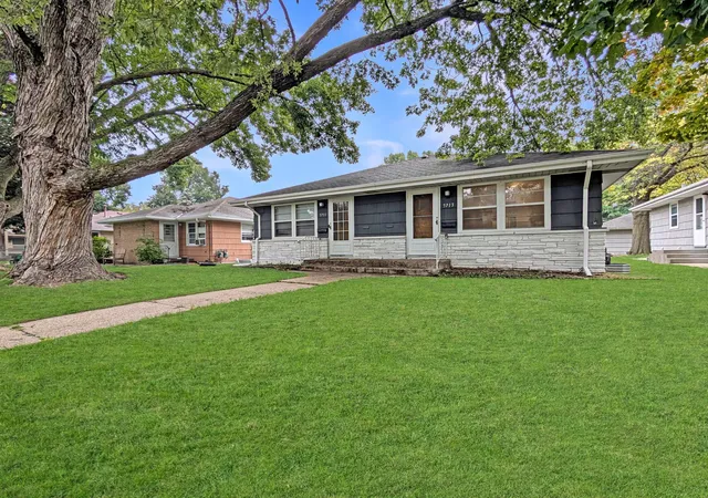 2nd image of 5711 Xerxes Ave S, Minneapolis, MN 55410 | MLS# 7128625