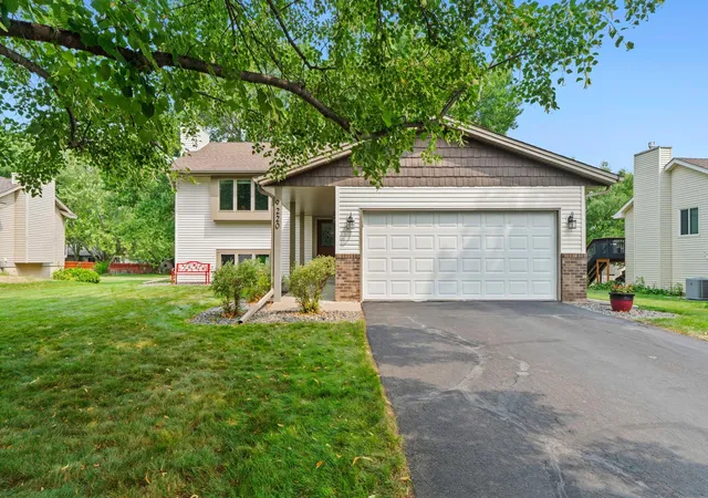 Photo 1 of Sale Pending at 9220 Orchid Ln N, Maple Grove, MN 55369 | MLS# 7128628 | Listing updated on 2026-08-31