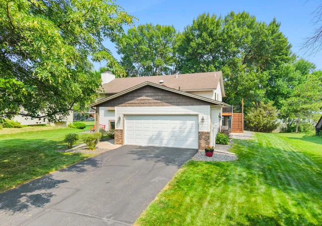Photo 3 of Sale Pending at 9220 Orchid Ln N, Maple Grove, MN 55369 | MLS# 7128628 | Listing updated on 2026-08-31