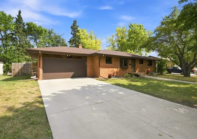 Photo 2 of Single family home for sale at 1010 22nd Avenue S, Moorhead, MN 56560 | MLS# 7128658 | Listing updated on 2026-10-02