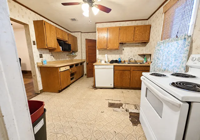 Photo 3 of Sale Pending at 3345 33rd Avenue S, Minneapolis, MN 55406 | MLS# 7128689 | Listing updated on 2026-09-19