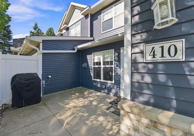 1st image of 410 Hickory Ln N, Saint Paul, MN 55128 | MLS# 7128692