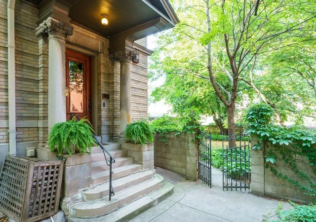 1st image of 387 Portland Ave #1B, Saint Paul, MN 55102 | MLS# 7128693