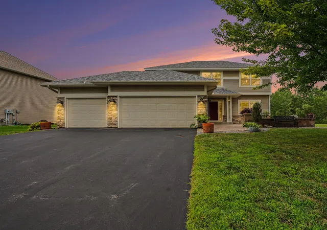 Photo 1 of Single family home for sale at 26814 Meadow Ridge Dr, Elko New Market, MN 55020 | MLS# 7128744 | Listing updated on 2026-09-12