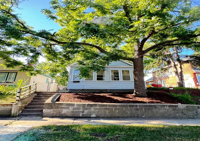 2nd image of 486 Lawson Ave W, Saint Paul, MN 55117 | MLS# 7128751