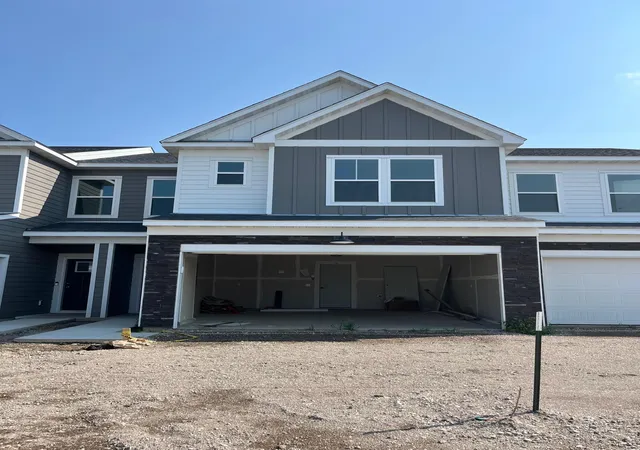 1st image of 17976 Genoa Dr, Lakeville, MN 55044 | MLS# 7128758