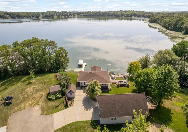 Photo 1 of Single family home for sale at 20341 Fairlawn Ave, Prior Lake, MN 55372 | MLS# 7128762 | Listing updated on 2026-09-18