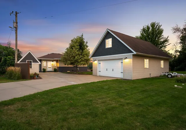 Photo 4 of Single family home for sale at 20341 Fairlawn Ave, Prior Lake, MN 55372 | MLS# 7128762 | Listing updated on 2026-09-18