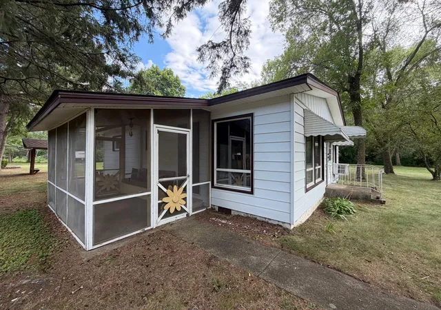 Photo 1 of Single family home for sale at 5540 102nd Avenue Se, Clear Lake, MN 55319 | MLS# 7128765 | Listing updated on 2026-08-27