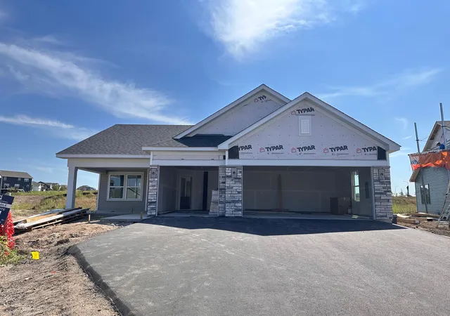 2nd image of 1782 Tamarack Rd, Shakopee, MN 55379 | MLS# 7128778