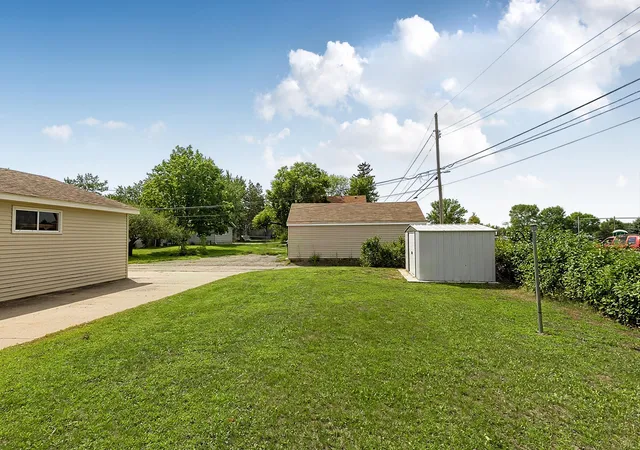 Photo 2 of Single family home for sale at 1051 37th Avenue N, Saint Cloud, MN 56303 | MLS# 7128784 | Listing updated on 2026-08-22