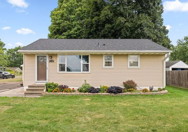 1st image of 6726 5Th Street Ct N, Saint Paul, MN 55128 | MLS# 7128787
