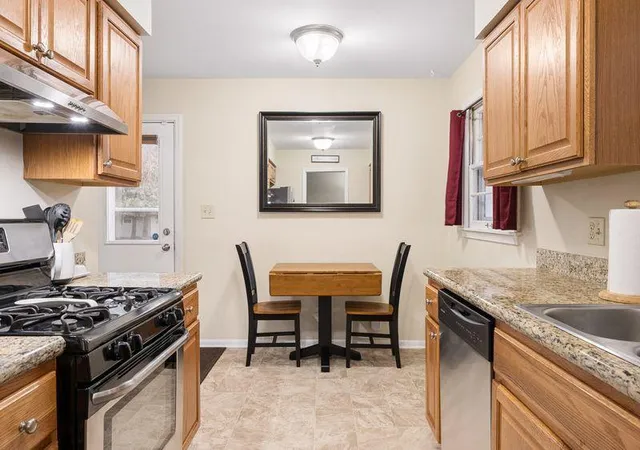 3rd image of 6726 5Th Street Ct N, Saint Paul, MN 55128 | MLS# 7128787