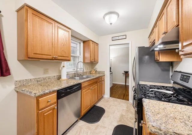 4th image of 6726 5Th Street Ct N, Saint Paul, MN 55128 | MLS# 7128787