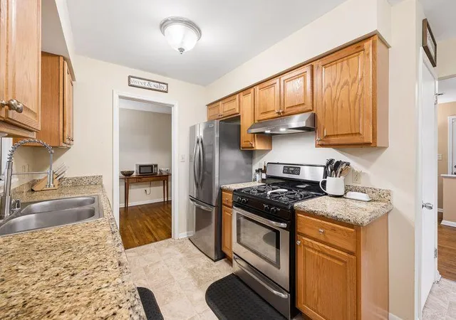 5th image of 6726 5Th Street Ct N, Saint Paul, MN 55128 | MLS# 7128787