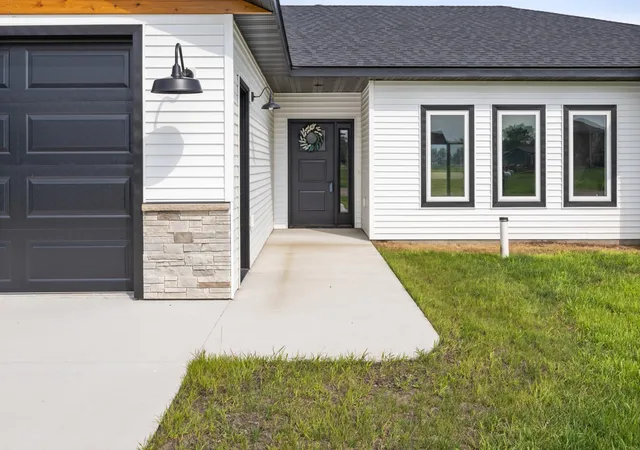 3rd image of 106 Pine Dr, Hankinson, ND 58041 | MLS# 7128791