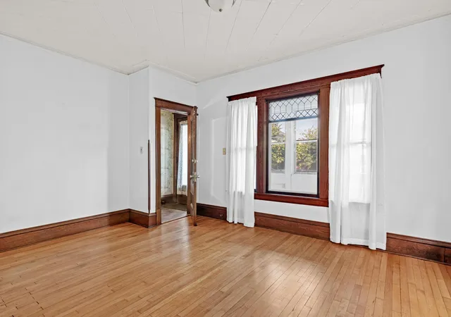 Listing Photo 5 - Condo for sale in building located at 1916 10th Ave S, Minneapolis, MN 55404