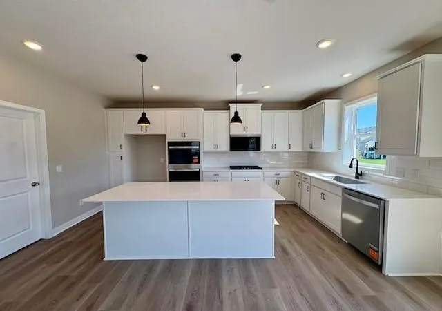 Photo 4 of Single family home for sale at 6240 Jennifer Ave S, Cottage Grove, MN 55016 | MLS# 7128795 | Listing updated on 2026-09-21