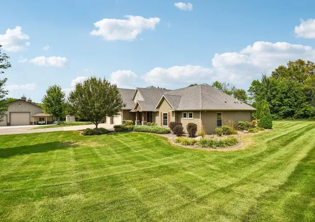 Photo 2 of Single family home for sale at 11542 Tilton Trl S, Rogers, MN 55374 | MLS# 7128796 | Listing updated on 2026-09-21
