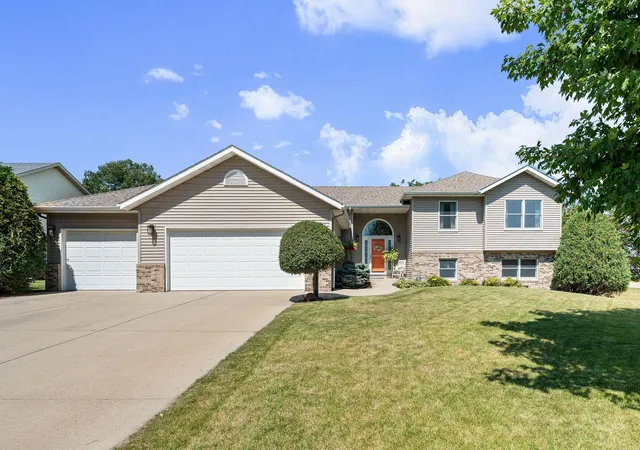 1st image of 2180 Sunflower Ln, Owatonna, MN 55060 | MLS# 7128799
