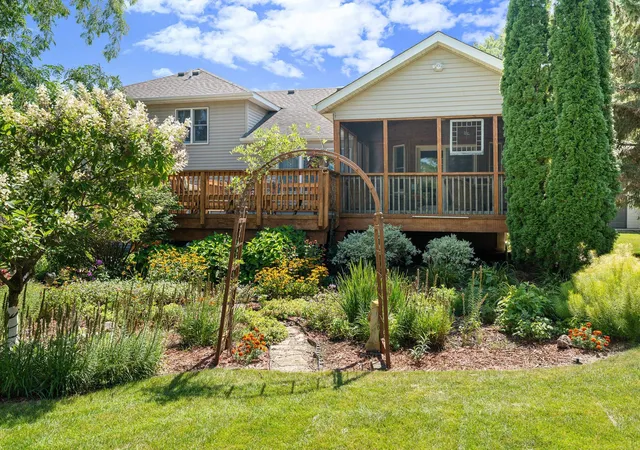 Photo 3 of Sale Pending at 2180 Sunflower Ln, Owatonna, MN 55060 | MLS# 7128799 | Listing updated on 2026-09-03