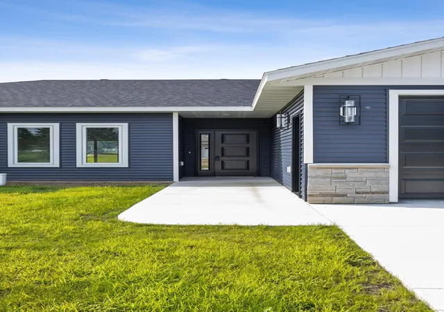 3rd image of 301 Pine Dr, Hankinson, ND 58041 | MLS# 7128800