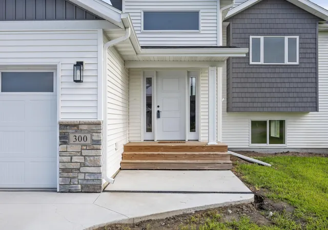 3rd image of 300 Prairie Dr N, Hankinson, ND 58041 | MLS# 7128802