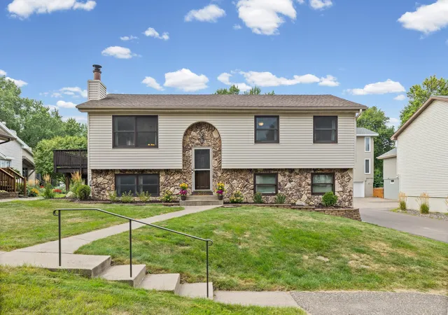 Photo 2 of Single family home for sale at 3531 Pilgrim Ln N, Plymouth, MN 55441 | MLS# 7128807 | Listing updated on 2026-09-01