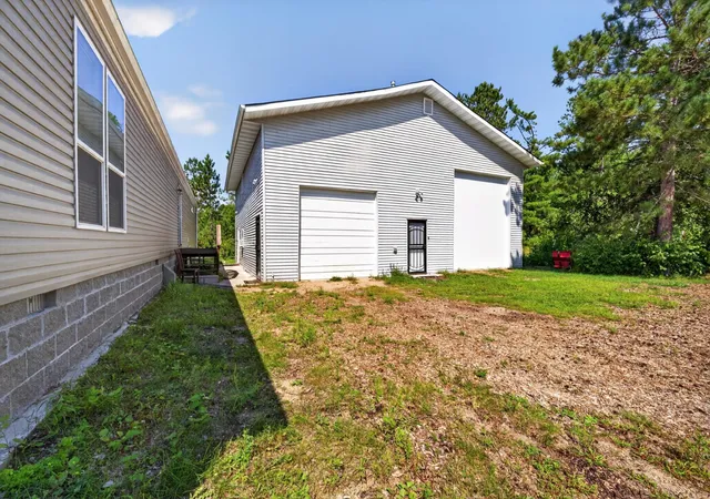 Photo 3 of Single family home for sale at 2101 Frohn Rd NE, Bemidji, MN 56601 | MLS# 7128812 | Listing updated on 2026-09-21