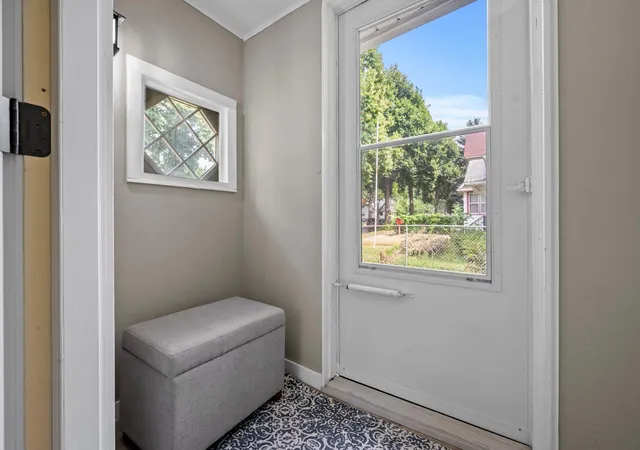 Photo 3 of Sale Pending at 802 Fuller Ave, Saint Paul, MN 55104 | MLS# 7128833 | Listing updated on 2026-09-01