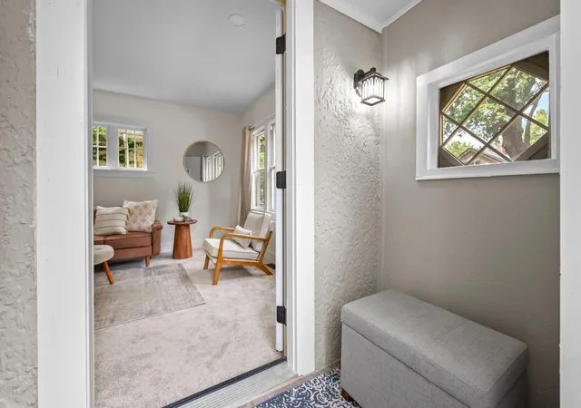 Photo 4 of Sale Pending at 802 Fuller Ave, Saint Paul, MN 55104 | MLS# 7128833 | Listing updated on 2026-09-01