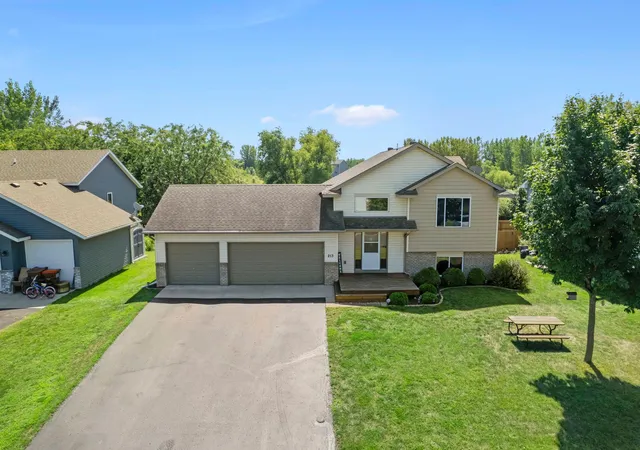 1st image of 213 Douglas Dr, Waverly, MN 55390 | MLS# 7128839